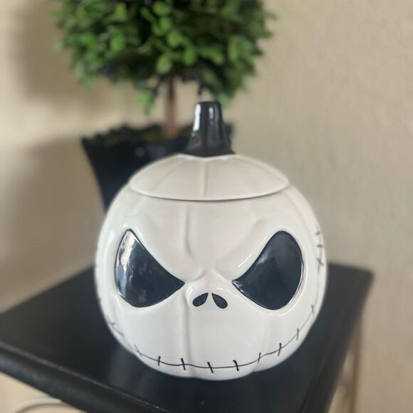 🆕 Disney’s Jack Skellington Pumpkin Head Cookie Jar - Picture 2 of 7